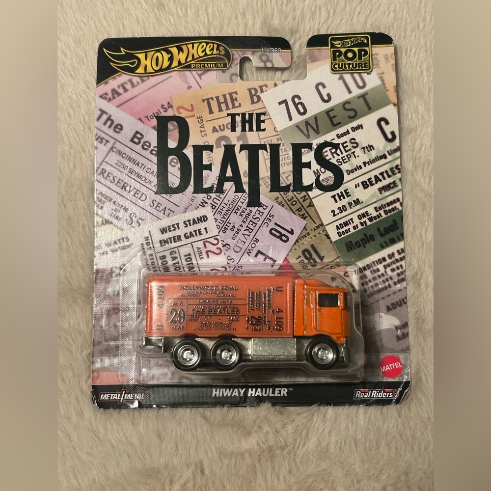 NEW Hot Wheels The Beatles Hiway Hauler